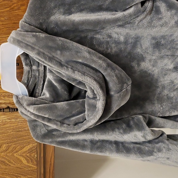 Hollister Pull over Fleece Sweater (M) - Picture 4 of 7